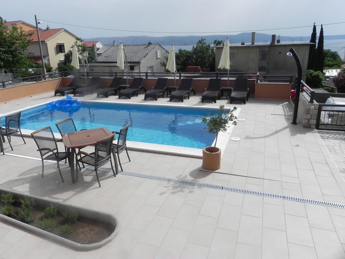 נובי ווינודולסקי Apartments Antolic מראה חיצוני תמונה